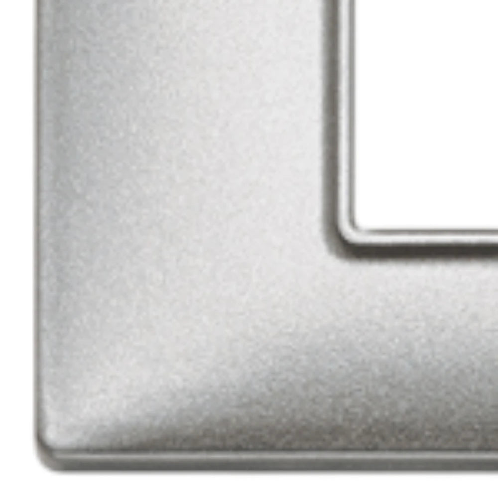 Vimar Plana 8-Module (2+2+2+2) Cover Plate, 71mm Center Distance, 293 x 80mm, Halogen-Free Technopolymer, Clamp Mounting, IP00
