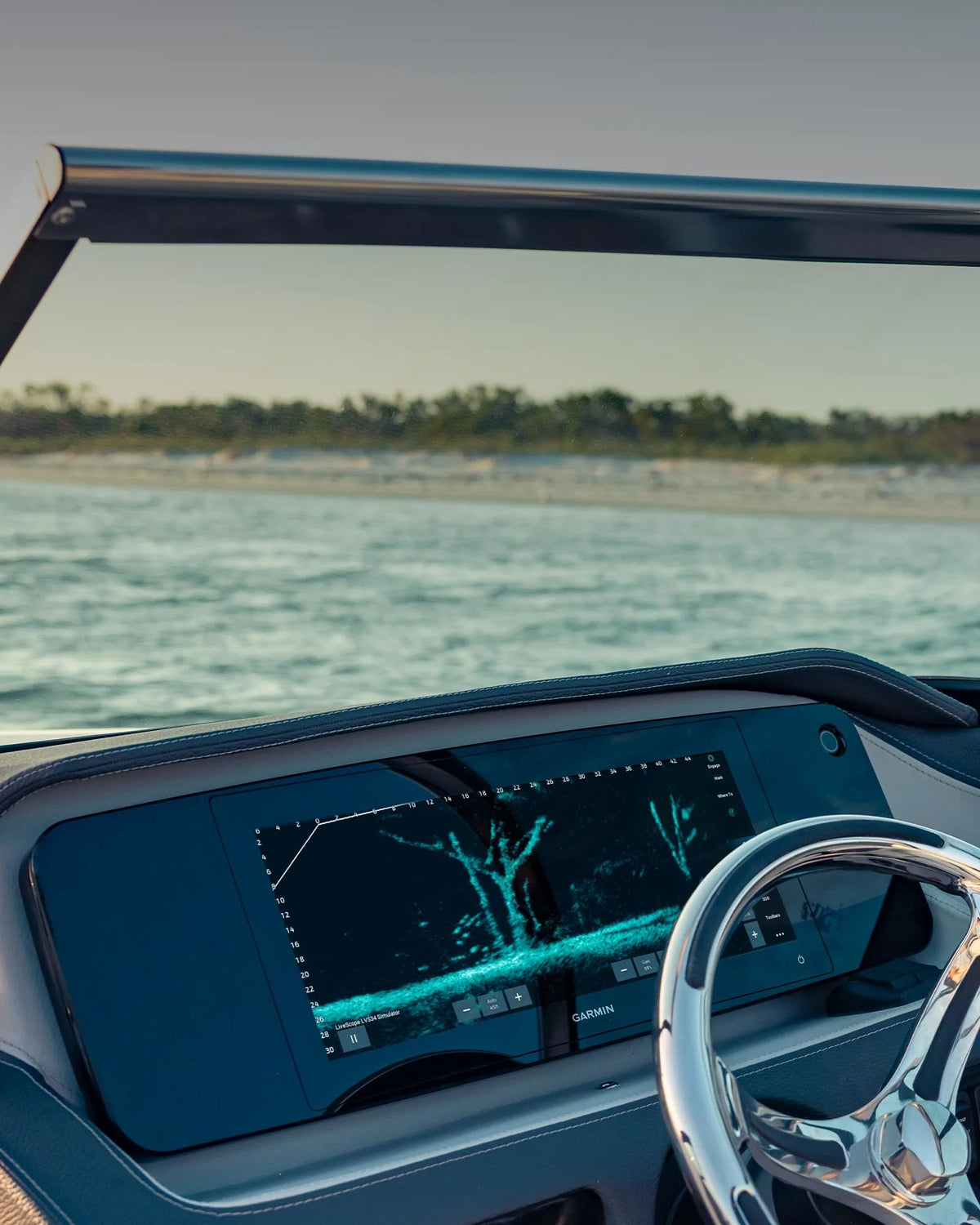 Garmin GPSMAP 1223xsv Chartplotter/Sonar Combo, 12in IPS, UHD SideVü/ClearVü