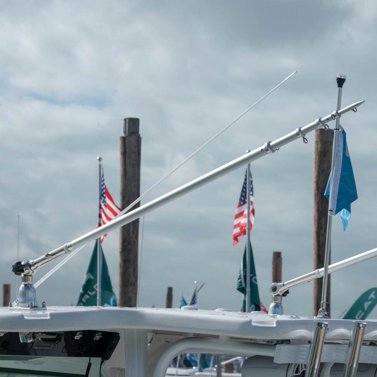 TACO Marine Grand Slam 280 Outrigger Mount, For 1-1/2 in Outriggers, Type-316L SS, Pair
