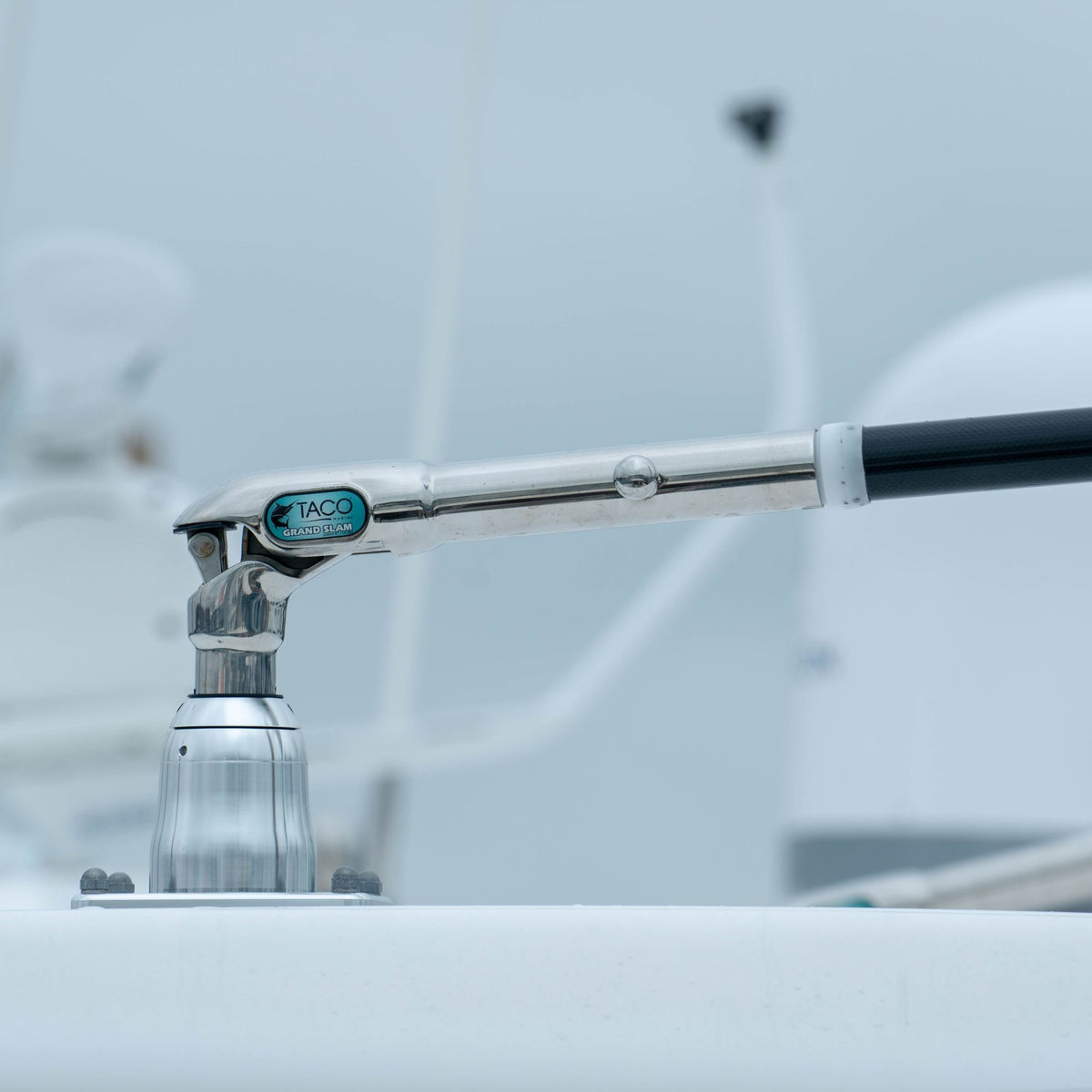 TACO Marine Grand Slam 380-LE Outrigger Mount Pair, For 1-1/2 in Outriggers, 25-40 ft Boats