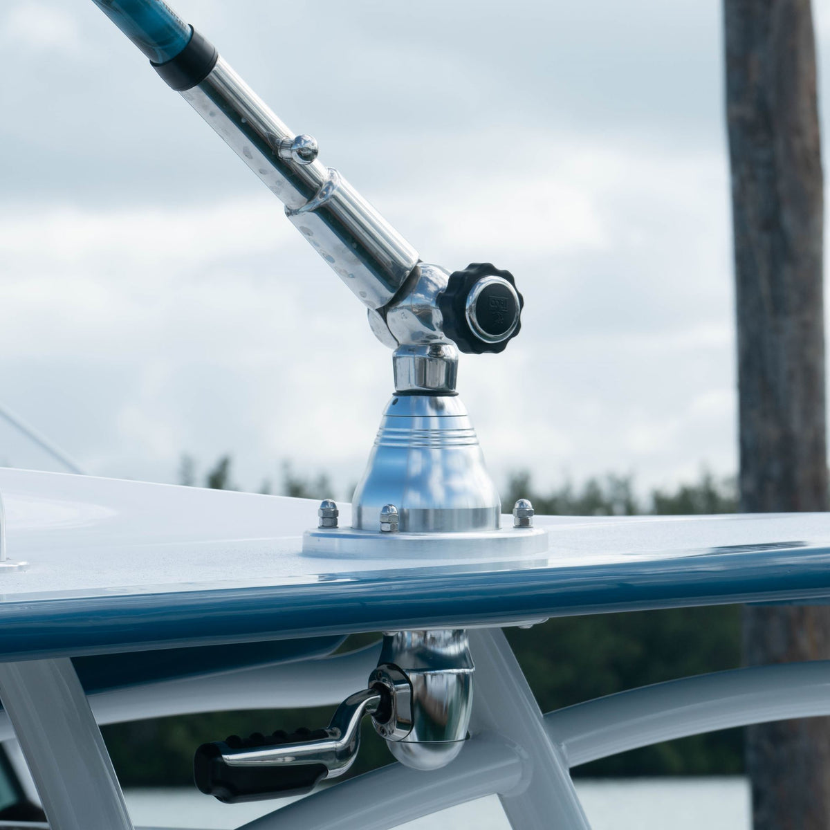 TACO Marine Grand Slam 400 Outrigger Top Mount, For 1-1/2 in Poles, 8-Bolt, Pair