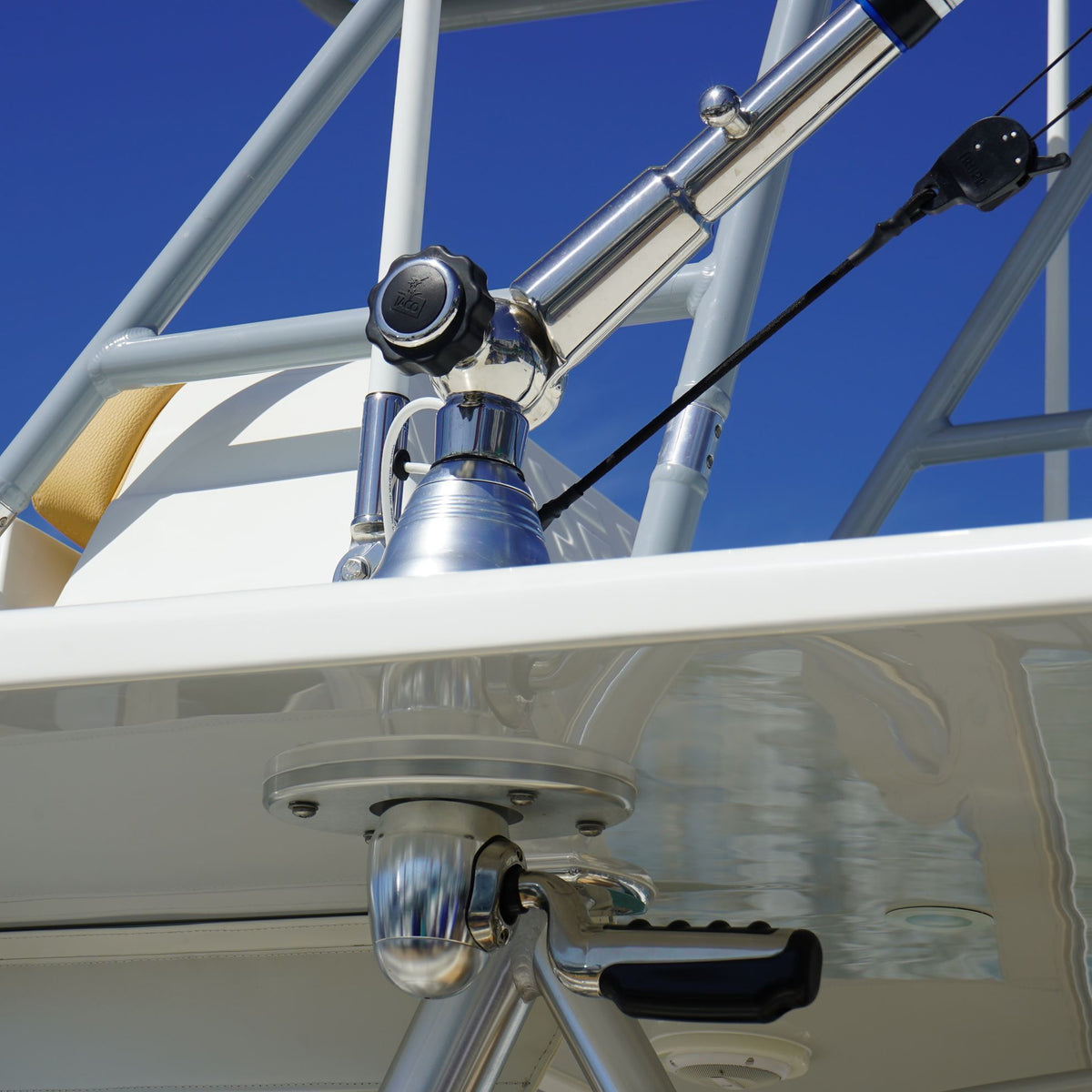 TACO Marine Grand Slam 400 Outrigger Top Mount, For 1-1/2 in Poles, 8-Bolt, Pair