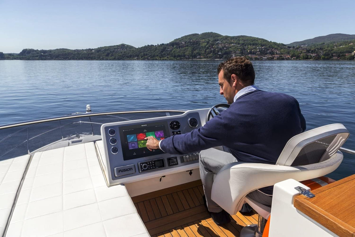 Raymarine Axiom XL Glass Bridge Chartplotter, 8-32V, IPX6/IPX7, NMEA 2000, NMEA 0183, RayNet Ethernet x3, HDMI In/Out
