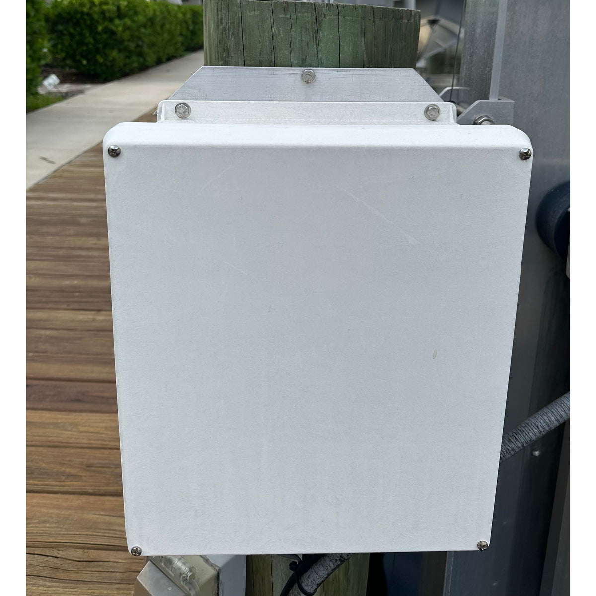 Apollo - Poco Command Center - Waterproof Box 320W/600W 24V DC