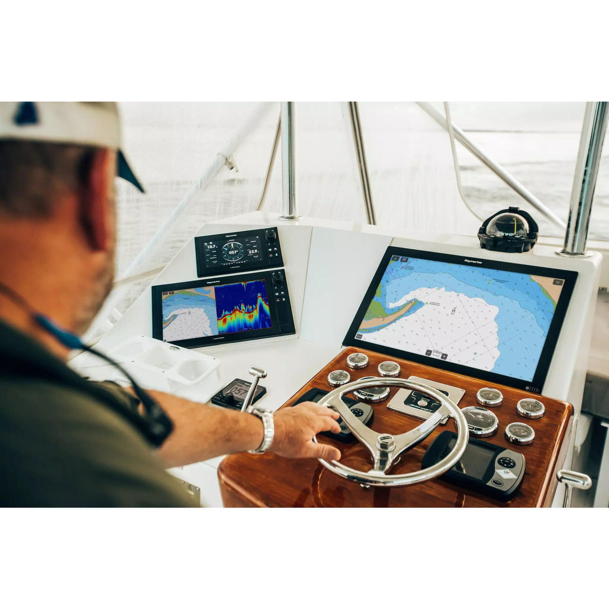 Raymarine Axiom XL 16 3D CHIRP MFD Bundle, RVX1000, GA200 GPS Antenna, RCR-SD Card Reader, Alarm Module, LightHouse Charts North America