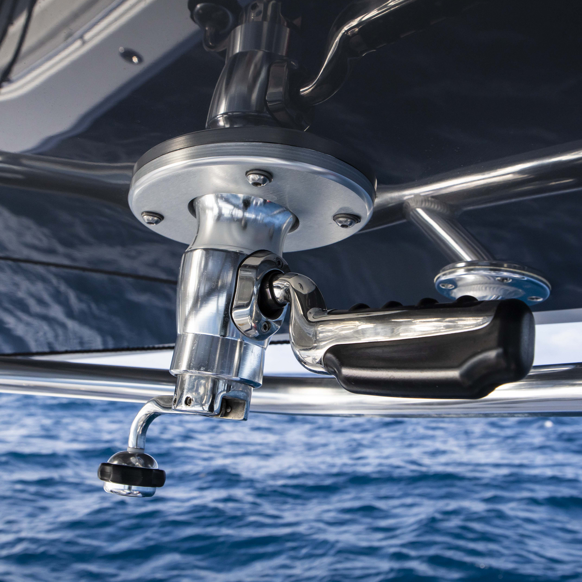 TACO Marine Pro Series GS-500 Outrigger Mounts, For Carbon Fiber Tele-Outriggers Up to 24 ft, Twist & Lock Arm